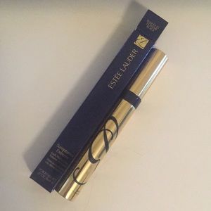 BRAND NEW estee lauder volume mascara in the box!